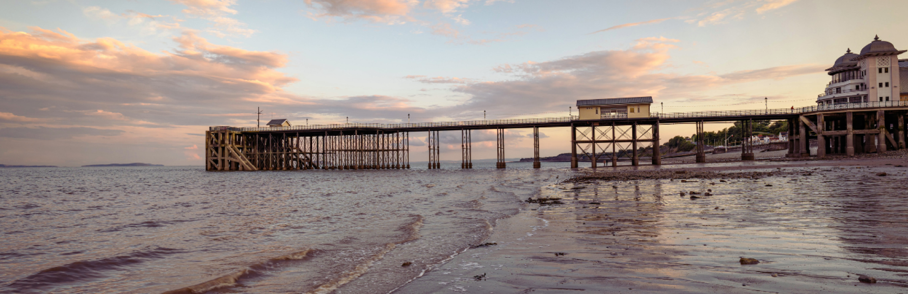 a picture of penarth pier