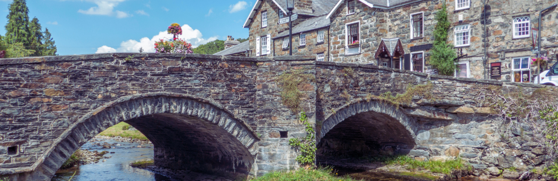 bont carreg dros afon